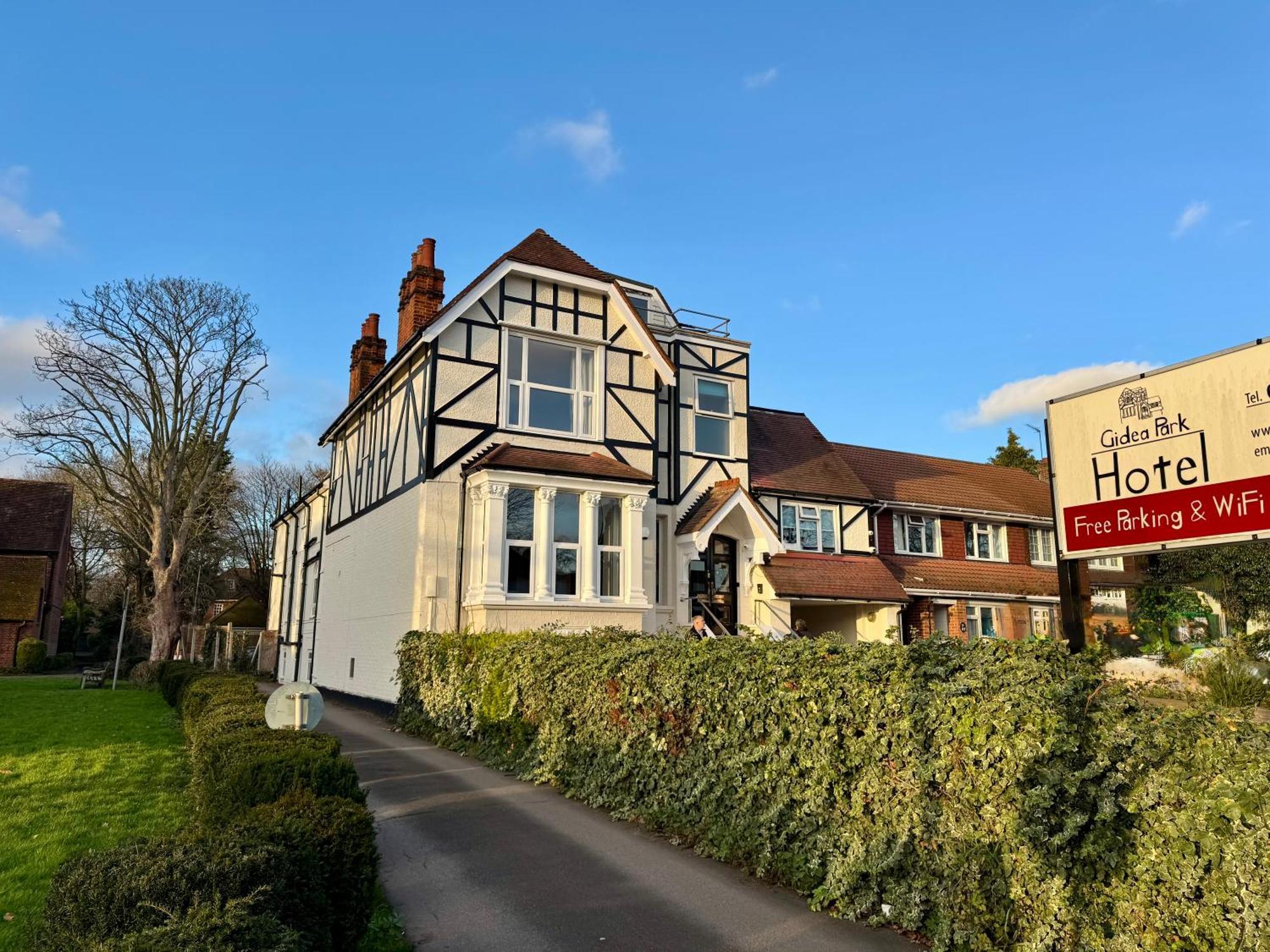 Gidea Park Hotel รอมฟอร์ด ภายนอก รูปภาพ